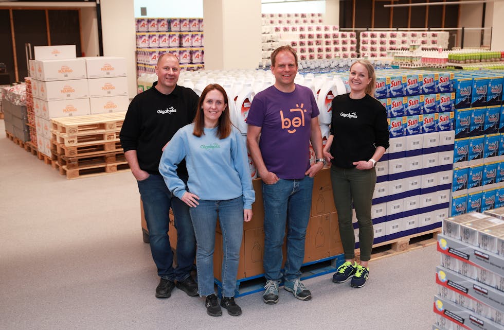 Denne gjengen sto klare for å ta i mot kundene i landets første Gigaboks-butikk. Sortimentssjef Peter Håkansson, markedssjef Caroline Odden Brenne, Gigaboks-sjef Terje Systad og HR-ansvarlig Astrid Algaard. 